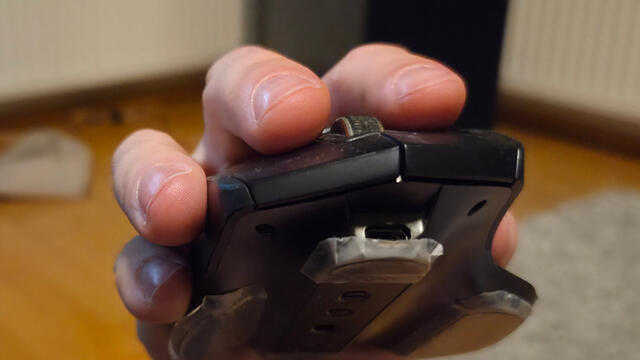 Ring finger position on MX Master